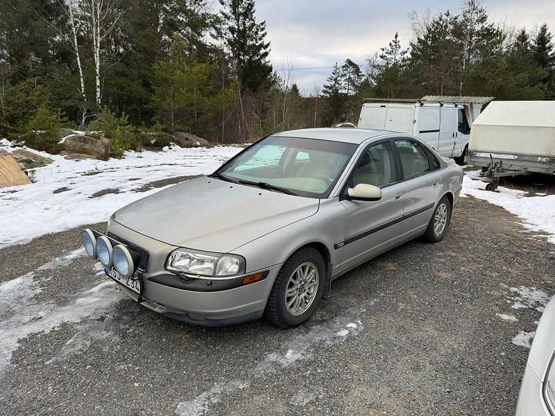 Begagnad 2001 Volvo S80 Sedan | 16 500 kr (Marknadspris) - Bild 1/4