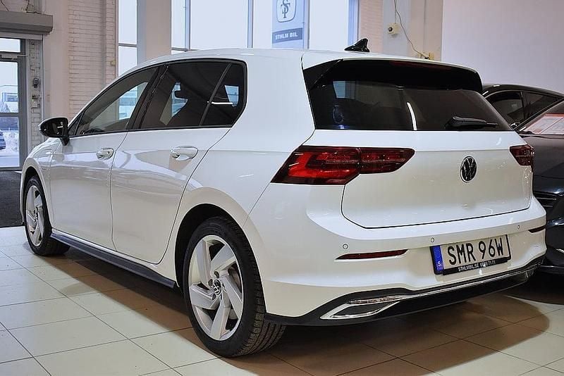 Begagnad VW Golf VIII GTE 245 HK (180 kW) 2020 Vit Halvkombi