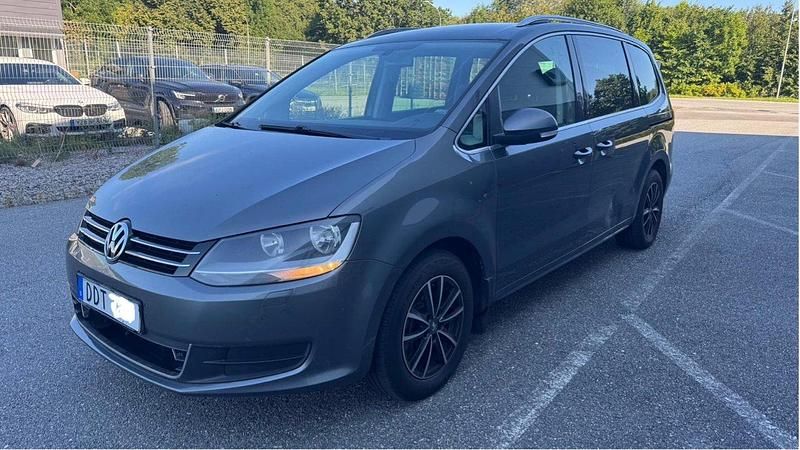 Grå Begagnad 2011 VW Sharan Minibuss | 58 000 kr (Bra pris) - Bild 1/4