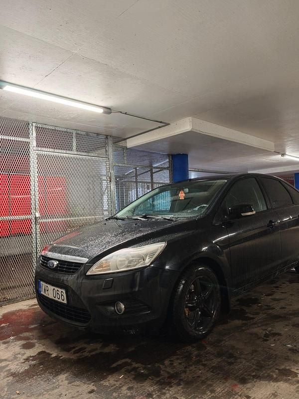 Begagnad 2011 Ford Focus Halvkombi | 33 000 kr (Bra pris) - Bild 1/3