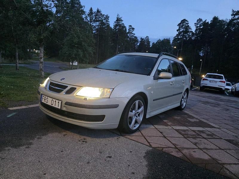 Gul Begagnad 2007 Saab 9-3 Vector Kombi | 38 000 kr (Marknadspris) - Bild 1/4
