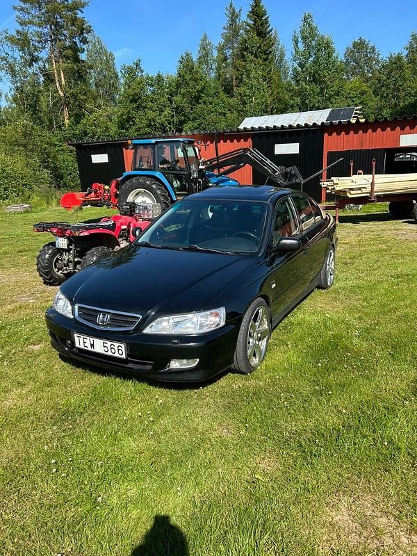 Begagnad 2002 Honda Accord Sedan | 40 000 kr - Bild 1/4