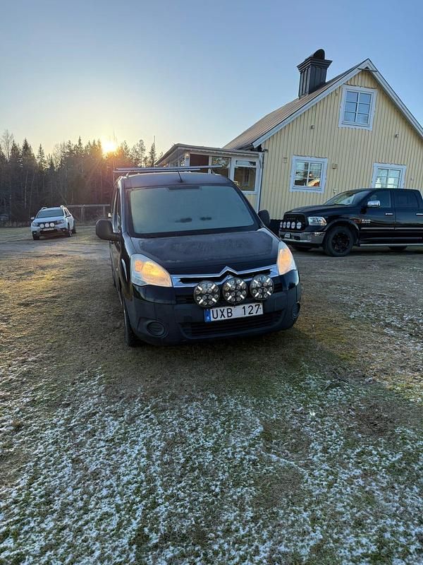 Begagnad Citroën Berlingo 75 HK (55 kW) 2011 Minibuss