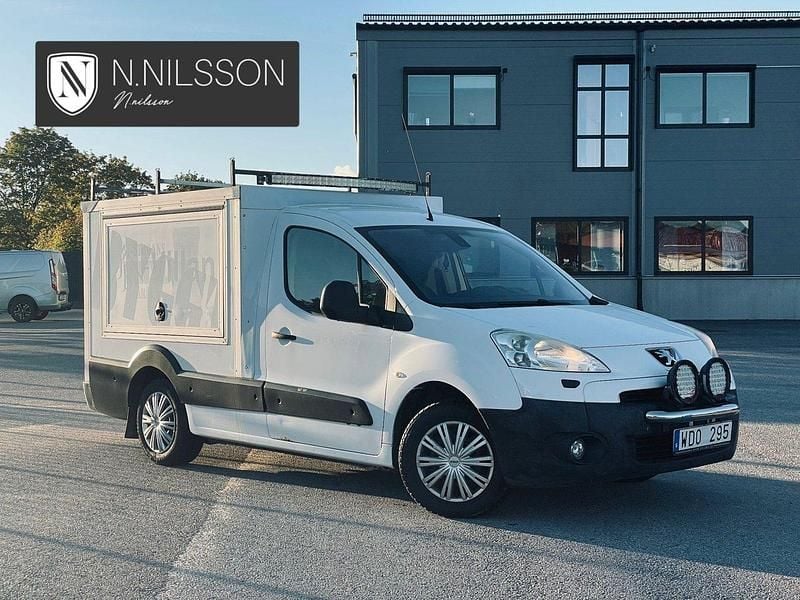Vit Begagnad 2009 Peugeot Partner Minibuss | 39 000 kr (Lite dyr) - Bild 1/4