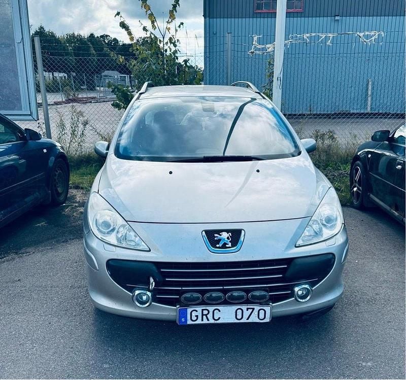 Grå Begagnad 2008 Peugeot 307 Kombi | 8 000 kr (Superpris) - Bild 1/4