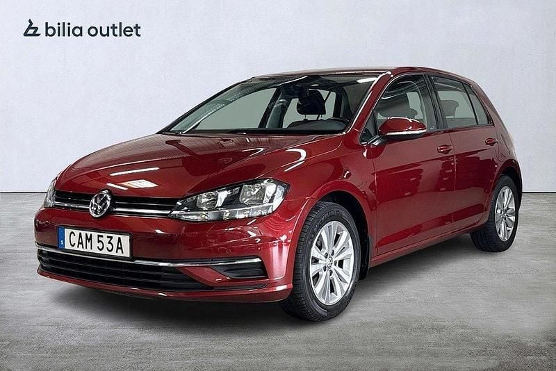Mörkröd Begagnad 2019 VW Golf VIII Halvkombi | 164 900 kr (Marknadspris) - Bild 1/3