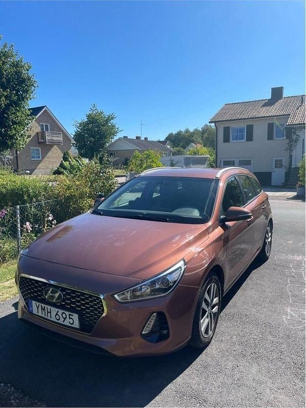 Orange Begagnad 2018 Hyundai i30 Comfort Kombi | 125 000 kr (Bra pris) - Bild 1/4
