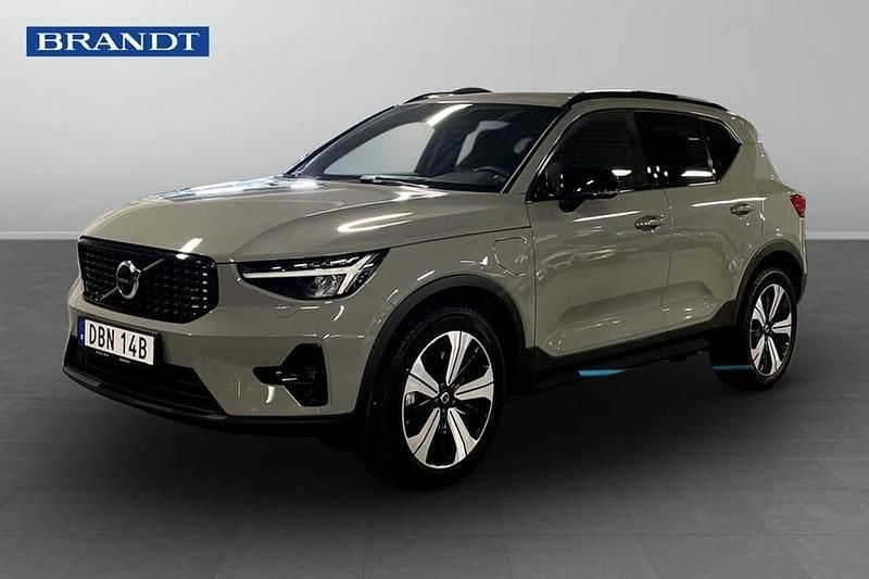 Begagnad Volvo XC40 Plus 214 HK (157 kW) 2023 Grön SUV
