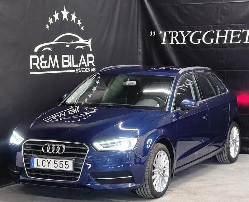 Blå Begagnad 2015 Audi A3 Halvkombi | 124 800 kr (Marknadspris) - Bild 1/4