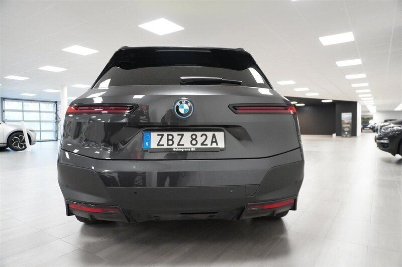 Begagnad BMW iX Comfort Edition 240 kW (327 HK) 2021 Grå/silver SUV