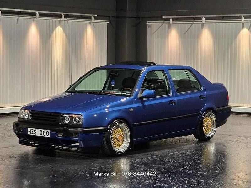 Begagnad VW Vento 90 HK (66 kW) 1996 Blå Sedan