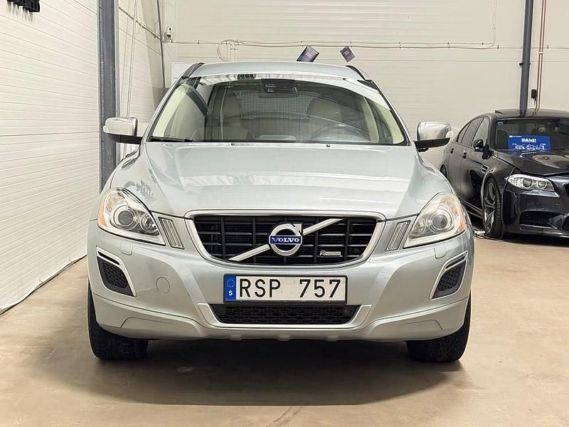 Begagnad Volvo XC60 R-Design 205 HK (150 kW) 2010 Silver SUV