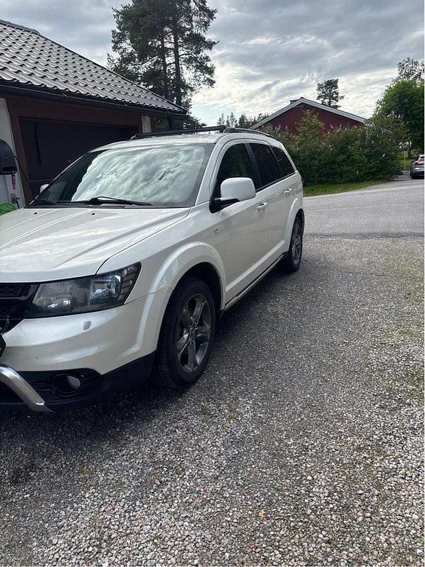 Vit Begagnad 2015 Fiat Freemont SUV | 90 000 kr (Marknadspris) - Bild 1/1
