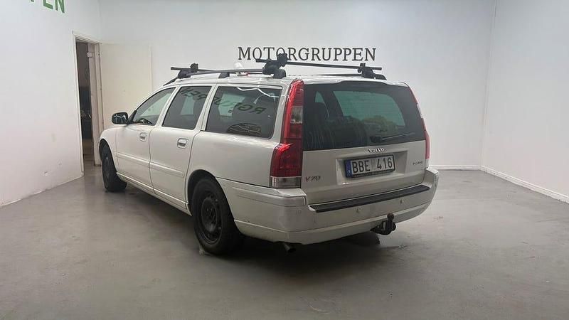 Begagnad Volvo V70 Momentum 170 HK (125 kW) 2008 Vit Kombi