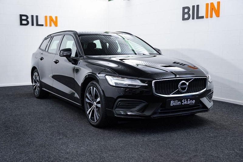 Svart Begagnad 2019 Volvo V60 Momentum Kombi | 179 900 kr (Lite dyr) - Bild 1/4