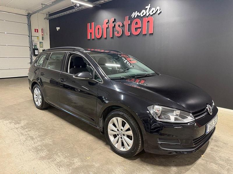 Svart Begagnad 2016 VW Golf VII Kombi | 109 900 kr (Marknadspris) - Bild 1/4