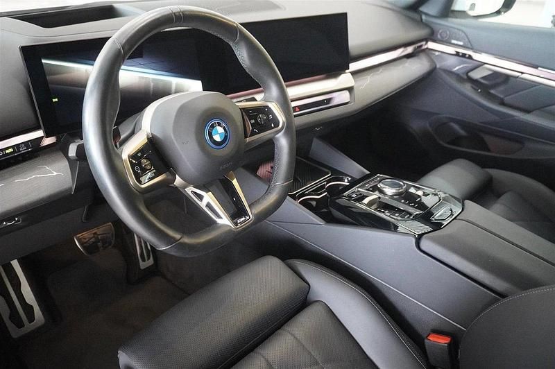 Begagnad BMW i5 M Sport 289 kW (394 HK) 2023 Vit Sedan
