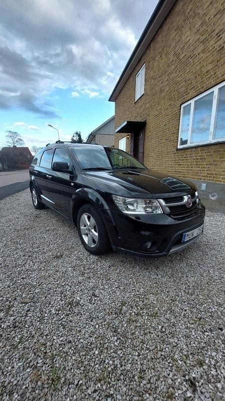 Svart Begagnad 2012 Fiat Freemont Urban SUV | 107 000 kr (Marknadspris) - Bild 1/4