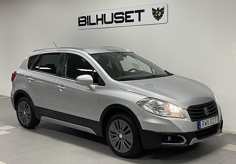 Silver Begagnad 2014 Suzuki SX4 Kombi | 74 900 kr (Lite dyr) - Bild 1/4