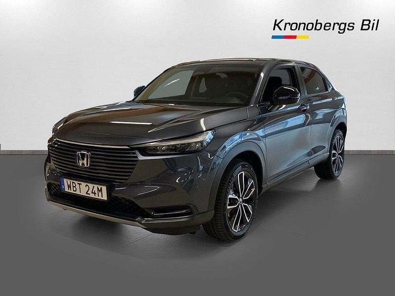 Grå Begagnad 2024 Honda HR-V Elegance SUV | 339 500 kr (Marknadspris) - Bild 1/4