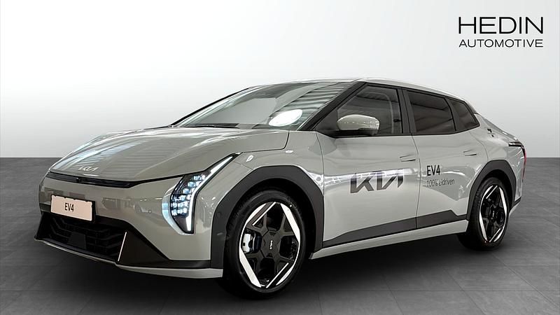 Ny 2025 Kia EV4 Plus Halvkombi | 594 900 kr (Dyr) - Bild 1/4