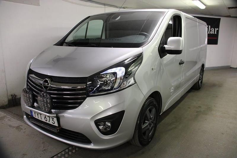 Grå Begagnad 2018 Opel Vivaro Van | 109 000 kr (Bra pris) - Bild 1/4