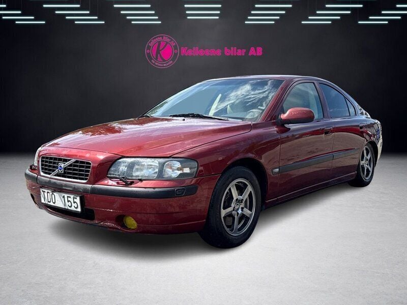 Mörkröd Begagnad 2002 Volvo S60 Business Edition Sedan | 33 900 kr (Marknadspris) - Bild 1/4