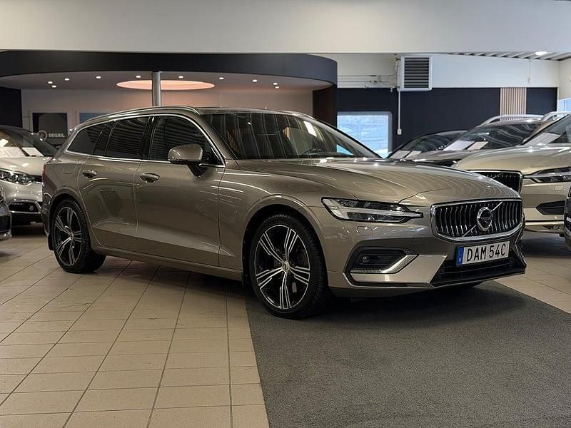 Begagnad Volvo V60 Inscription 250 HK (183 kW) 2019 Grå Kombi