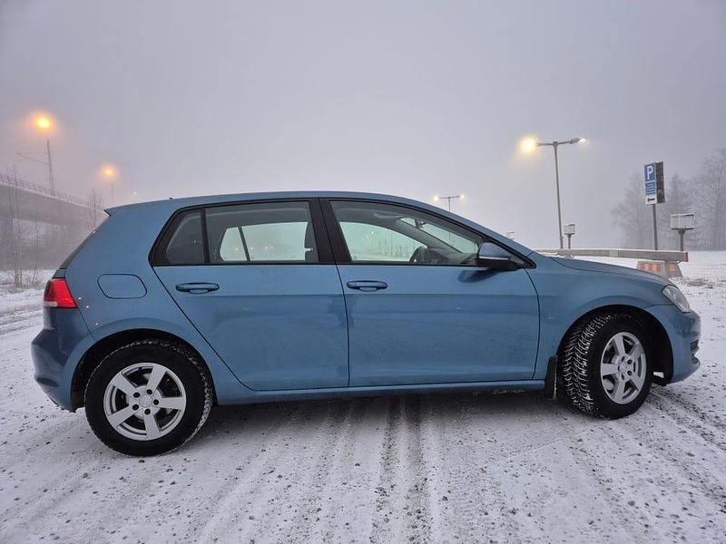 Begagnad 2014 VW Golf VII Halvkombi | 98 500 kr (Marknadspris) - Bild 1/4