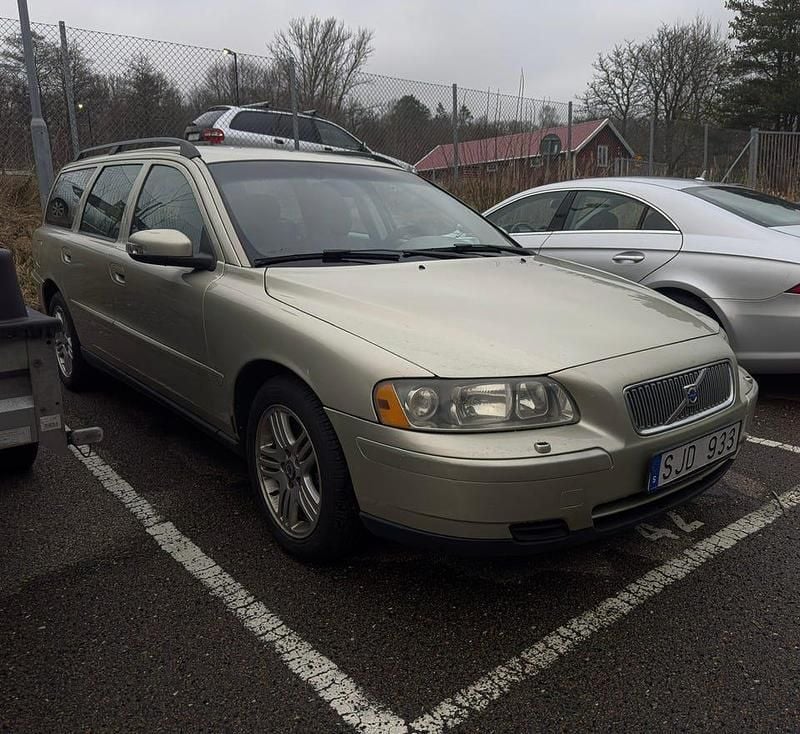 Lbrun Begagnad 2007 Volvo V70 Kombi | 24 000 kr (Lite dyr) - Bild 1/4