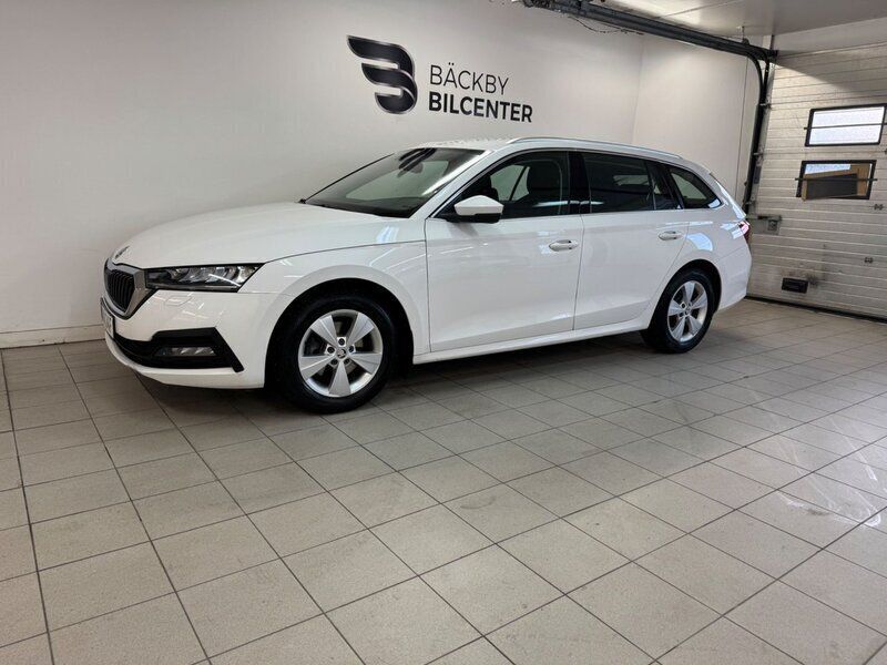 Vit Begagnad 2021 Skoda Octavia Ambition Kombi | 149 800 kr - Bild 1/4