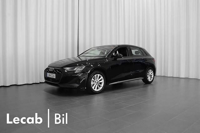 Brilliantsvart Begagnad 2024 Audi A3 Proline Sedan | 279 500 kr (Marknadspris) - Bild 1/4