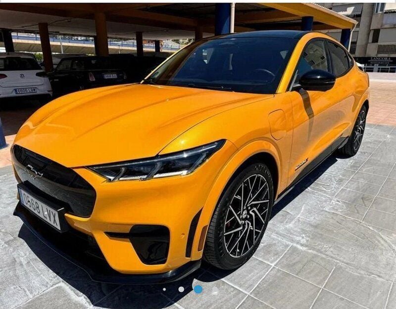 Begagnad Ford Mustang Mach-E GT 358 kW (487 HK) 2022 Gul SUV
