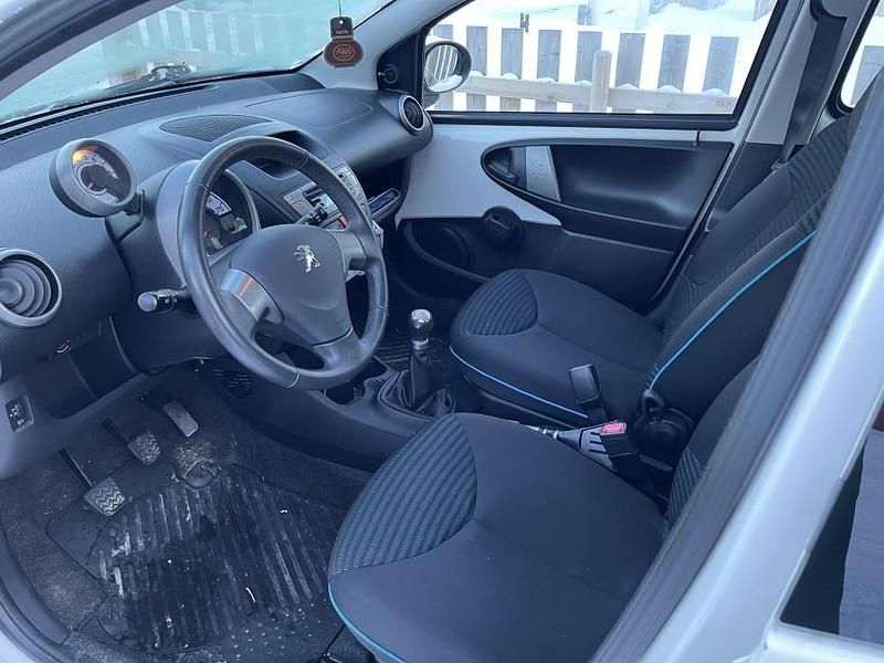 Begagnad Peugeot 107 68 HK (50 kW) 2013 Halvkombi