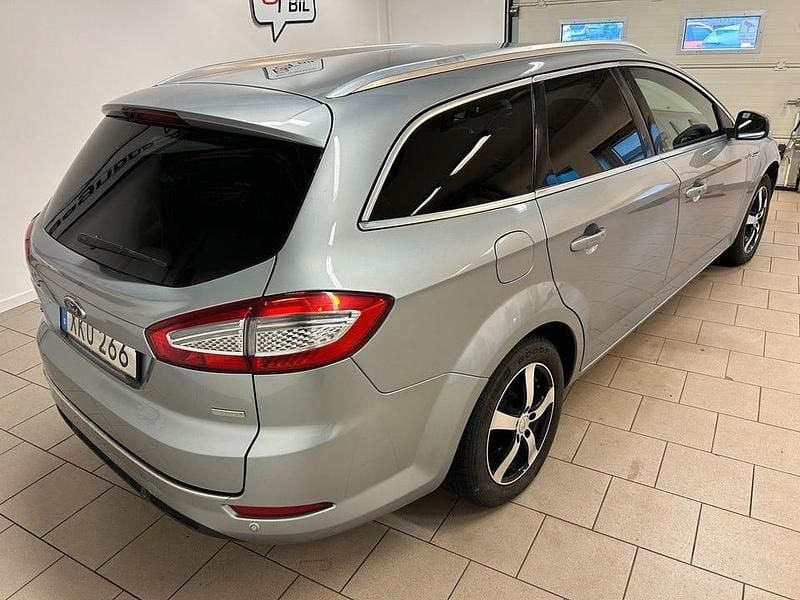 Begagnad Ford Mondeo 160 HK (117 kW) 2014 Silver Kombi