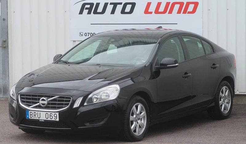 Svart Begagnad 2011 Volvo S60 Sedan | 75 000 kr (Marknadspris) - Bild 1/4