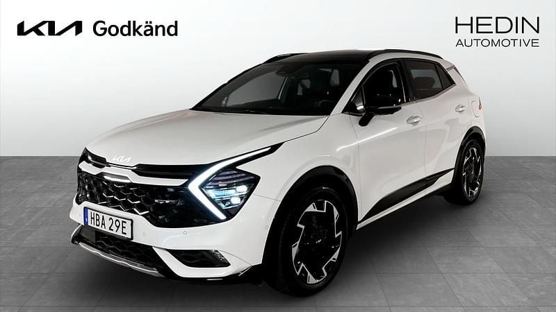 Vit (white) Begagnad 2022 Kia Sportage GT-Line SUV | 379 500 kr (Bra pris) - Bild 1/4