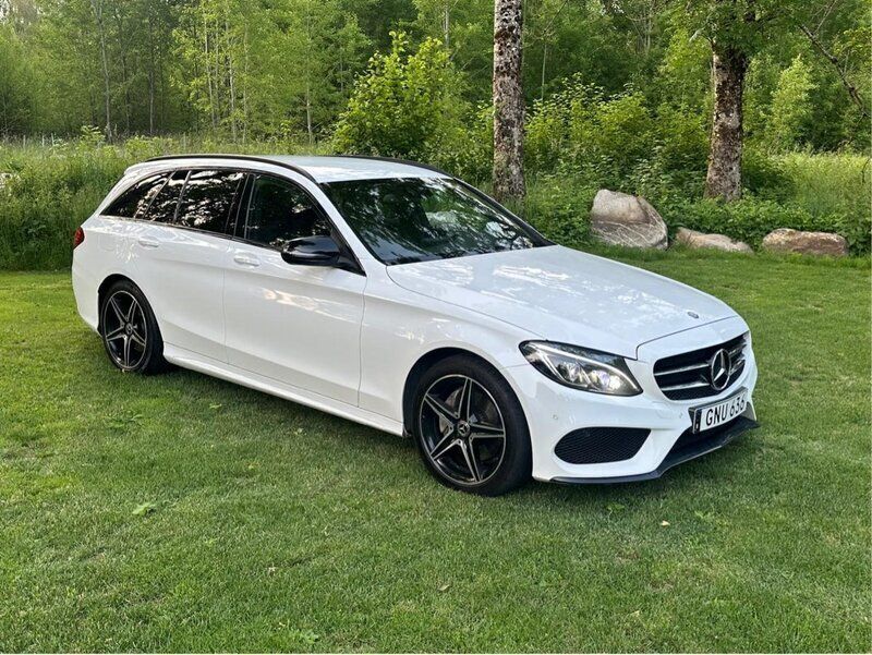 Vit Begagnad 2017 Mercedes C220 AMG line Kombi | 209 000 kr (Marknadspris) - Bild 1/1