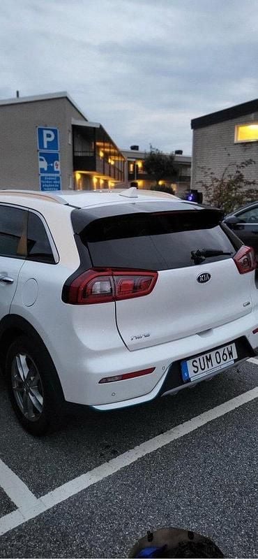 Vit Begagnad 2019 Kia Niro Advance SUV | 155 000 kr (Bra pris) - Bild 1/2