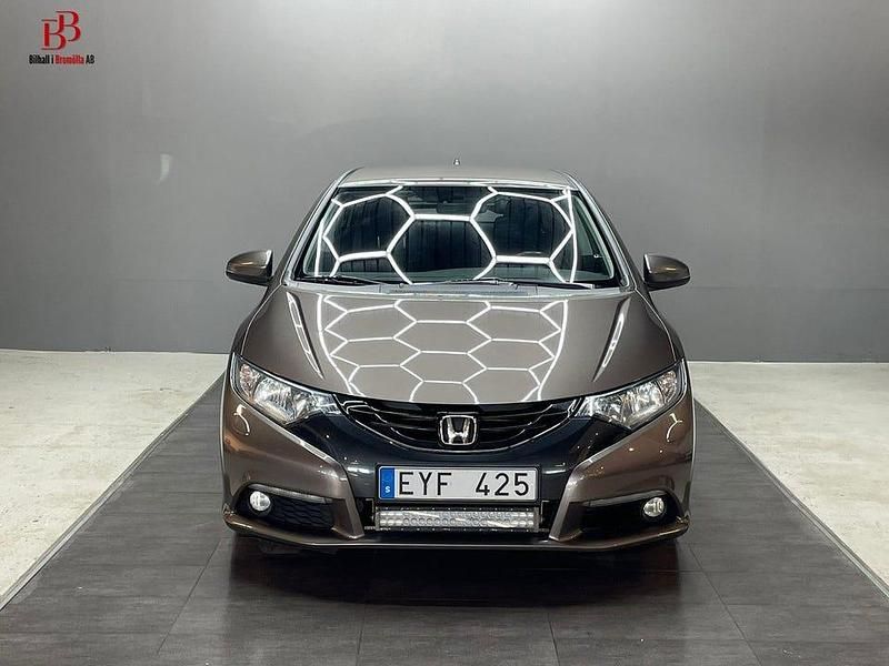 Begagnad Honda Civic 121 HK (88 kW) 2013 Grå