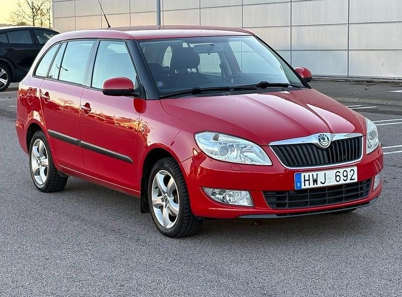 Begagnad 2011 Skoda Fabia Kombi | 39 900 kr (Marknadspris) - Bild 1/4