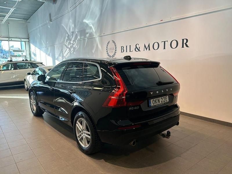 Begagnad Volvo XC60 Momentum 197 HK (144 kW) 2020 Svart SUV