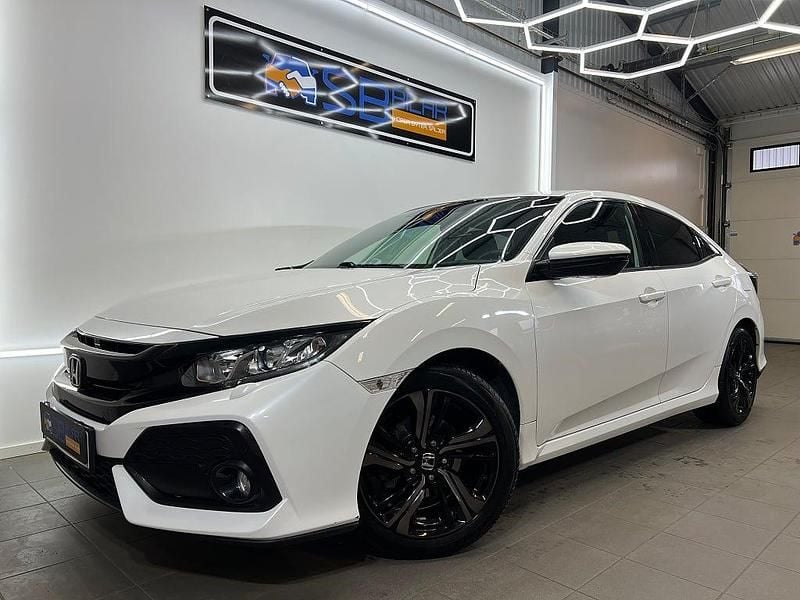 Begagnad Honda Civic 129 HK (94 kW) 2017 Vit Halvkombi