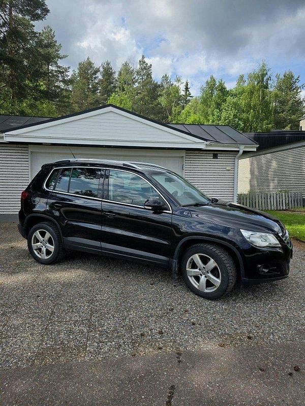 Svart Begagnad 2011 VW Tiguan SUV | 72 000 kr (Marknadspris) - Bild 1/4