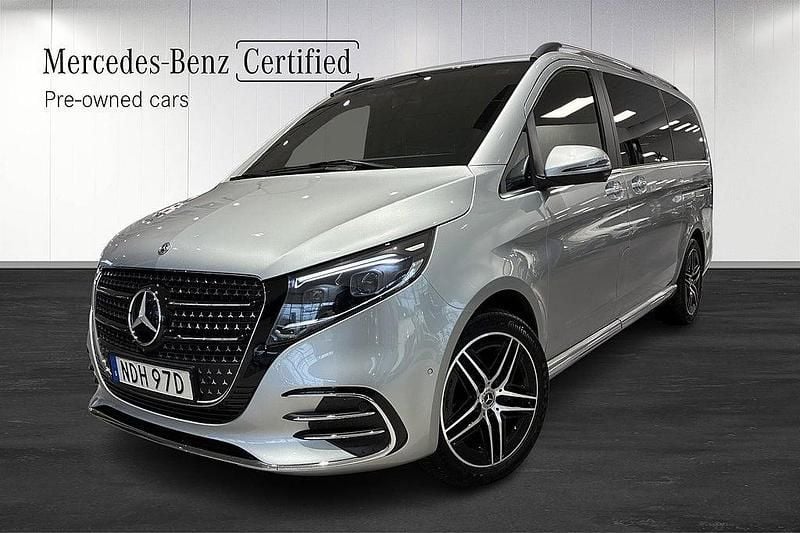 Silver Begagnad 2024 Mercedes V300 Avantgarde Minibuss | 869 000 kr (Marknadspris) - Bild 1/4