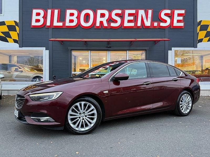 Röd Begagnad 2017 Opel Insignia Business Halvkombi | 165 000 kr (Marknadspris) - Bild 1/4