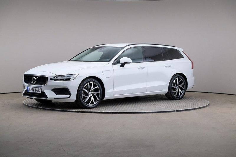 Vit Begagnad 2020 Volvo V60 Momentum Kombi | 285 000 kr (Marknadspris) - Bild 1/4
