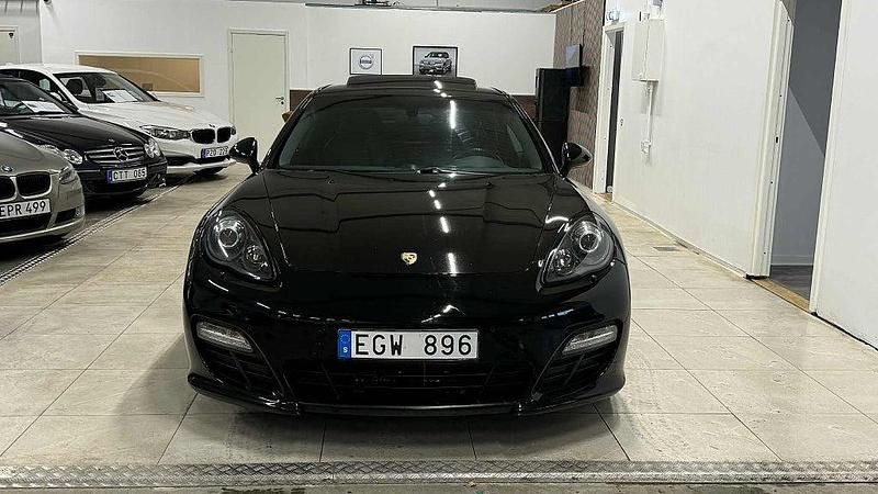 Begagnad Porsche Panamera 400 HK (294 kW) 2011 Svart Halvkombi