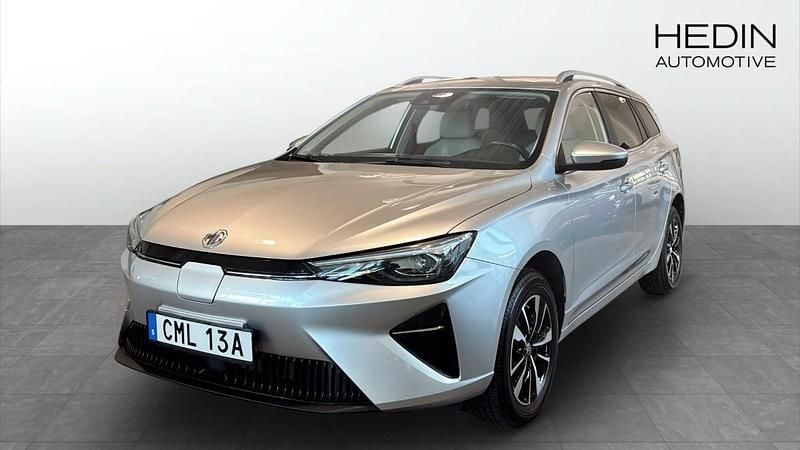 Grå (silver) Begagnad 2022 MG MG5 EV Comfort Kombi | 224 900 kr - Bild 1/4