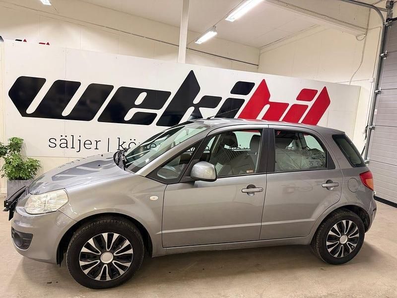 Begagnad Suzuki SX4 120 HK (88 kW) 2010 Grå Halvkombi